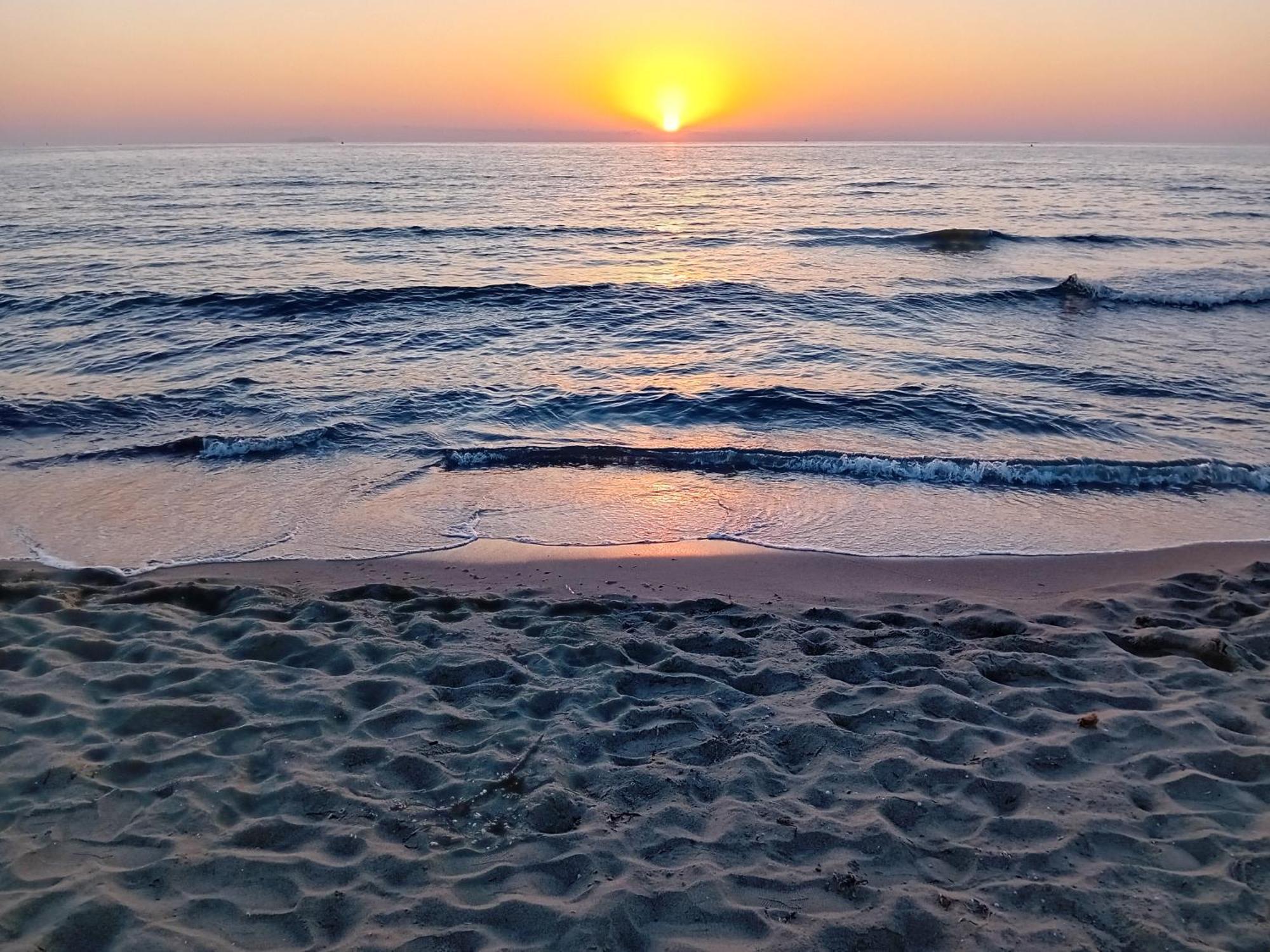 شقة Accesso Diretto Sul Mare Maredilucecala كالامْبْروني المظهر الخارجي الصورة